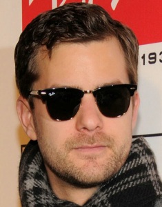 Josh Jackson w RayBan 3016 - Clubmaster.jpg
